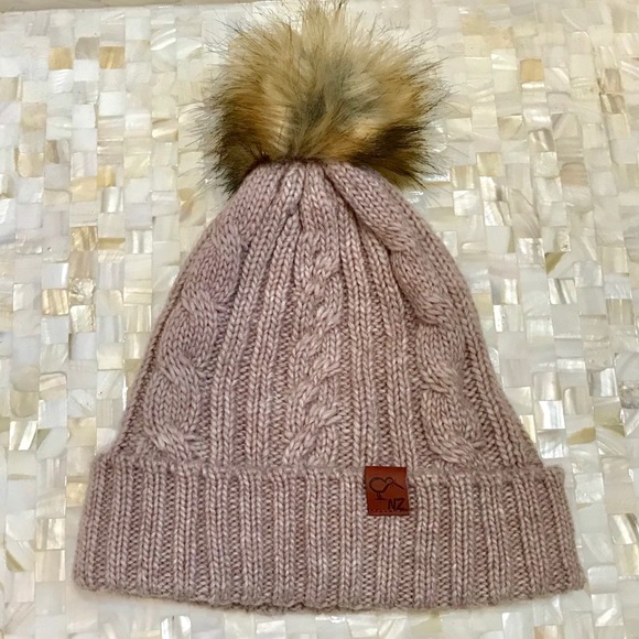 Accessories - New Zealand Cable knit Beanie